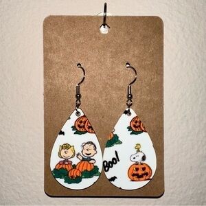 Peanuts snoopy wood tear drop earring set (lightweight) new
